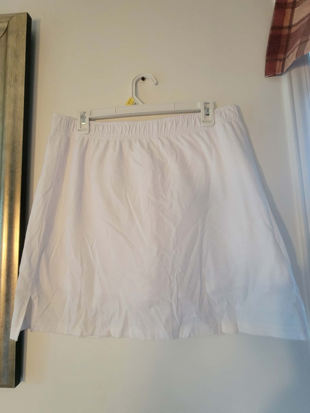 Women’s White Elastic-Waist Skort